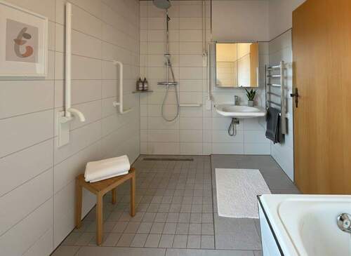 Bad.jpg - 6 Zimmer Reihenhaus in Iserlohn