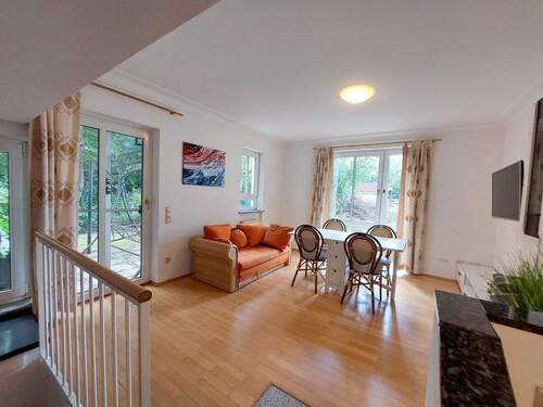 Wohnzimmer - 2 Zimmer Etagenwohnung zum Kaufen in München