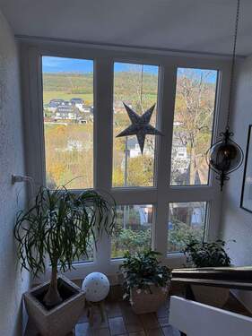 Treppenhaus zwischen KG und EG - 