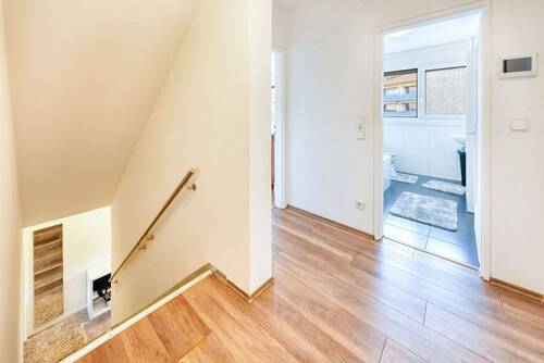 OG Flur & Treppen - 