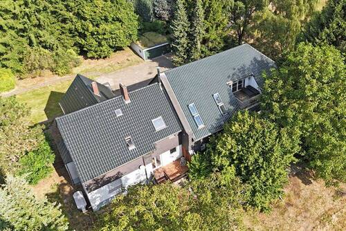 Übersicht aus der Vogelperspektive - 1 Zimmer Einfamilienhaus in Bochum / Sundern