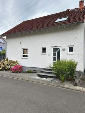 Wohnhaus - Preiswertes provisionsfreies, gepflegtes EFH mit Einliegerwohnung und gehobener Innenausstattung