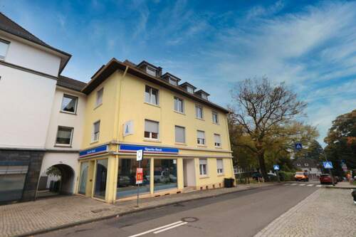 Hausansicht links - Gepflegtes Mehrfamilienhaus in Lennep