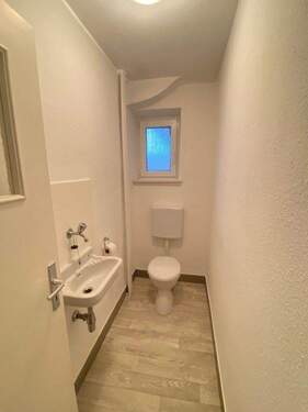 Gäste WC - 3 Zimmer Etagenwohnung in Saarbrücken