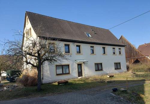 Hausansicht - Haupteingang - Mehrfamilienhaus in Kleinsendelbach