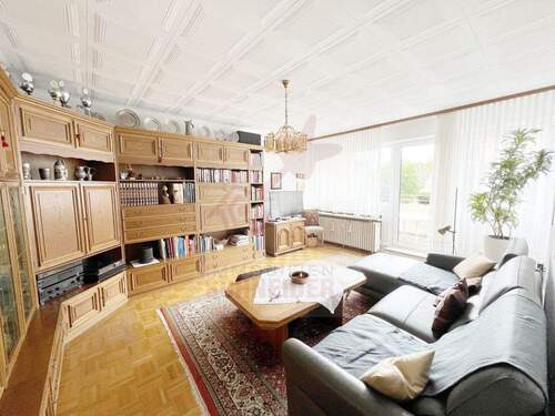 Wohnzimmer - 3 Zimmer Etagenwohnung zum Kaufen in München