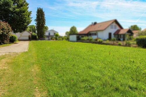 Blick zur Strasse - Grundstück zum Kaufen in Balzheim