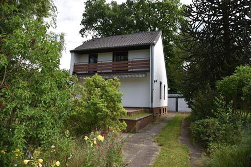 Schönes Grundstück mit Altbaus - Baugrundstück in Poppenbüttel mit Altbausubstanz