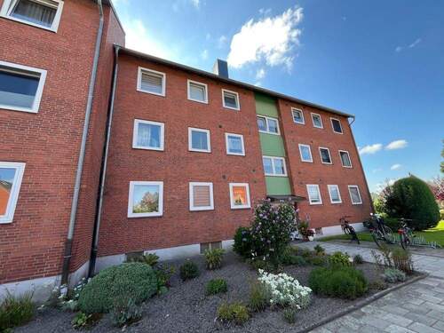 Haus_außen (2) - Etagenwohnung mit 62,40 m² in Varel zum Kaufen