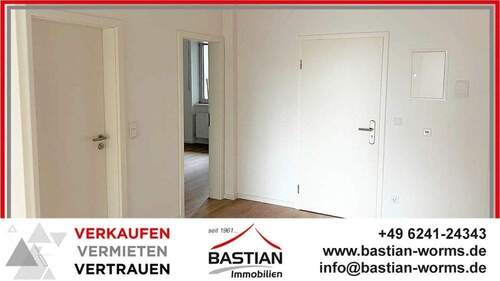 Headfoto - Komplett renovierte 2 Zimmer-Wohnung in absoluter Zentrumslage!