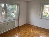 2. Zimmer mit Parkettboden - 