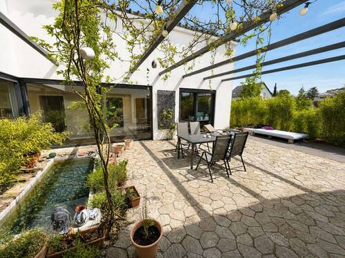  Innenhof mit Teich - 