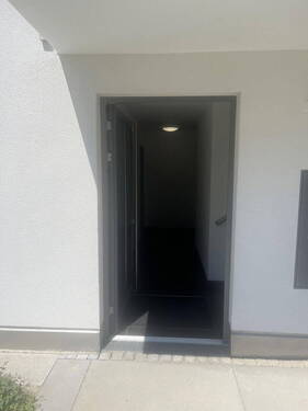Haustüre - 3 Zimmer Etagenwohnung zum Kaufen in München