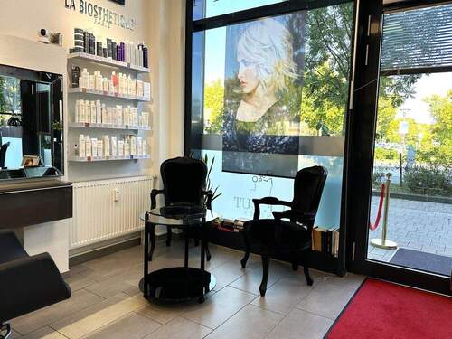 … Wartebereich am Eingang - 1 Zimmer Gewerbeobjekt (Büro, Produktion, Verkauf) in Bonn / Plittersdorf