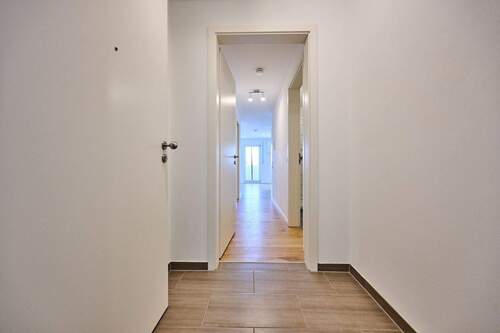 ETW Straubing Eingang_Flur - 2 Zimmer Etagenwohnung zum Kaufen in Straubing