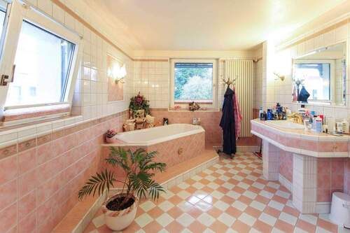 Badezimmer I 1. OG - 