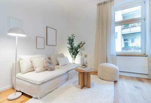 Wohnzimmer - 2 Zimmer Etagenwohnung zum Kaufen in Erfurt