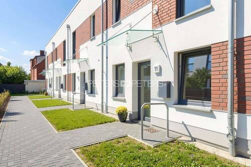 Ansicht Reihenhäuser - + Wo Träume wohnen: Ihr neues Zuhause wartet +