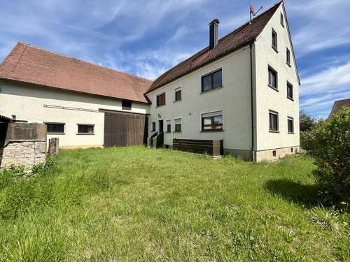 Haupthaus und Scheune - 7 Zimmer Bauernhaus, Landhaus in Kalchreuth