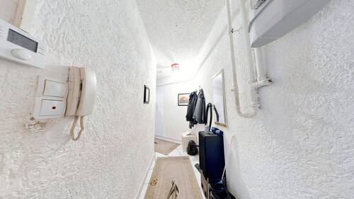 Flur - 2 Zimmer Etagenwohnung zum Kaufen in Ludwigshafen am Rhein