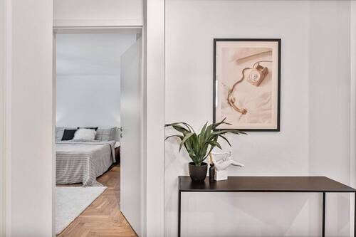 Moderner Flur - Provisionsfrei, sofort einzugsbereit: Renovierte 3-Zimmer-Wohnung in toller Lage