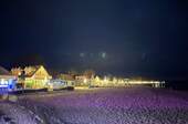 Strand mit Beleuchtung - 
