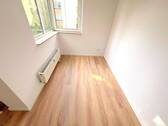 Geschmackvoller Essplatz mit viel Tageslicht - 