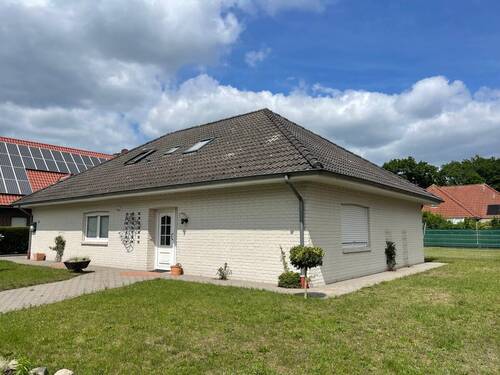 Außenansicht - 5 Zimmer Einfamilienhaus zum Kaufen in Saterland