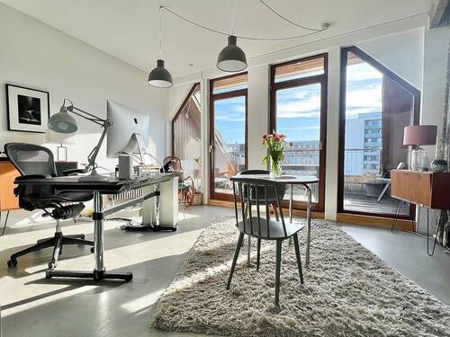 Einzelbüro mit Terrassenzugang - Helles Dachgeschoss in der alten Kupferfabrik mit Dachterrasse sowie Personen- und Lastenaufzug