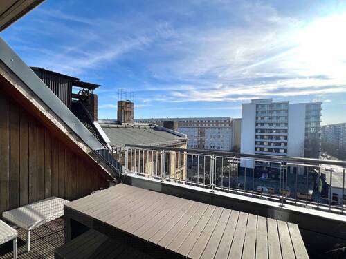 Terrasse mit grpßem Esstisch - Büro in Berlin zur Miete