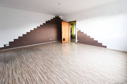EG_Wohnzimmer_1 - 9 Zimmer Etagenwohnung in Greding