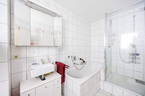 Badezimmer - Etagenwohnung mit 84,00 m² in Ludwigsburg zum Kaufen
