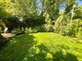 Eigener Garten - Renovierte 2 Zimmerwohnung mit Garten