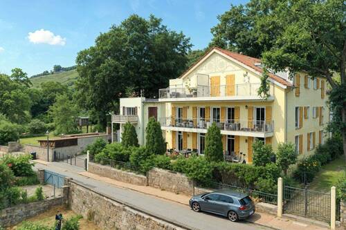 Außenansicht - 6 Zimmer Terrassenwohnung zur Miete in Radebeul