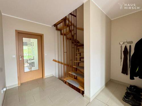 EG Diele mit Garderobe - Reihenendhaus mit 146,00 m&sup2; in Köln zum Kaufen