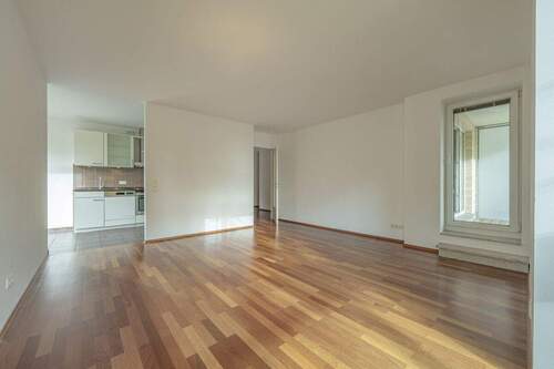 Wohnzimmer - 2 Zimmer Etagenwohnung in Hamburg