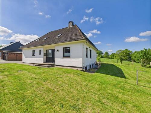 Ansicht - Nähe FL & sofort verfügbar: Großzügiges Einfamilienhaus in Sackgassenlage