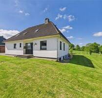 Nähe FL & sofort verfügbar: Großzügiges Einfamilienhaus in Sackgassenlage - Munkbrarup