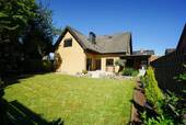 ... auf 705 m² Grundstück - 6 Zimmer Mehrfamilienhaus, Wohnhaus zum Kaufen in Rheinberg