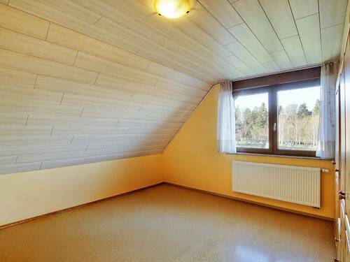 Lichtdurchflutetes und großzügiges Wohnzimmer - 