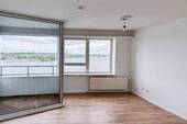 Wohnraum mit Logia - 1 Zimmer Etagenwohnung zum Kaufen in Schleswig