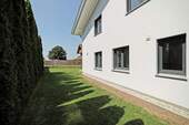 Seitliche Hausansicht - 