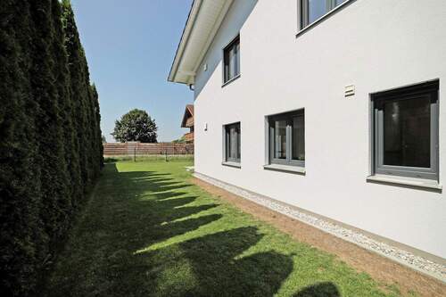 Seitliche Hausansicht - 