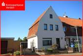 Straßenansicht - Reihenendhaus in Innenstadtnähe