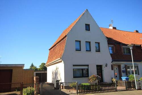 Straßenansicht - 6 Zimmer Reihenendhaus in Verden