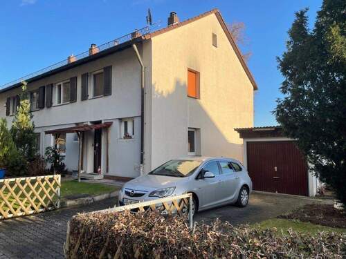 Ansicht Nord-West - 6 Zimmer Doppelhaushälfte in Schwarzenbruck