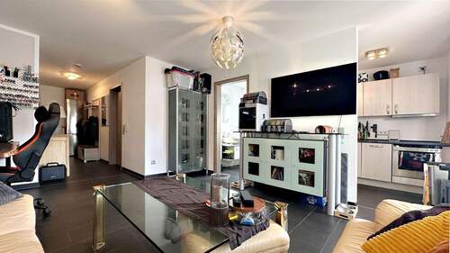 Wohnzimmer - 2 Zimmer Etagenwohnung in Deining