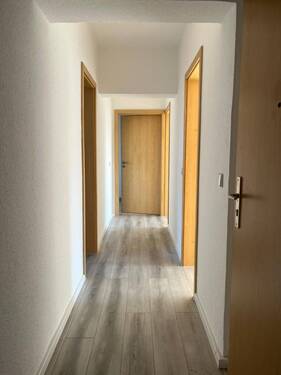 Flur - 3 Zimmer Etagenwohnung zur Miete in Groitzsch