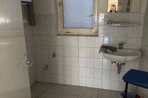 Waschraum hinter der Küche - 