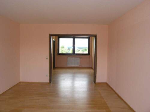 Wohn-Esszimmer - Etagenwohnung mit 94,00 m&sup2; in Röthenbach zum Kaufen